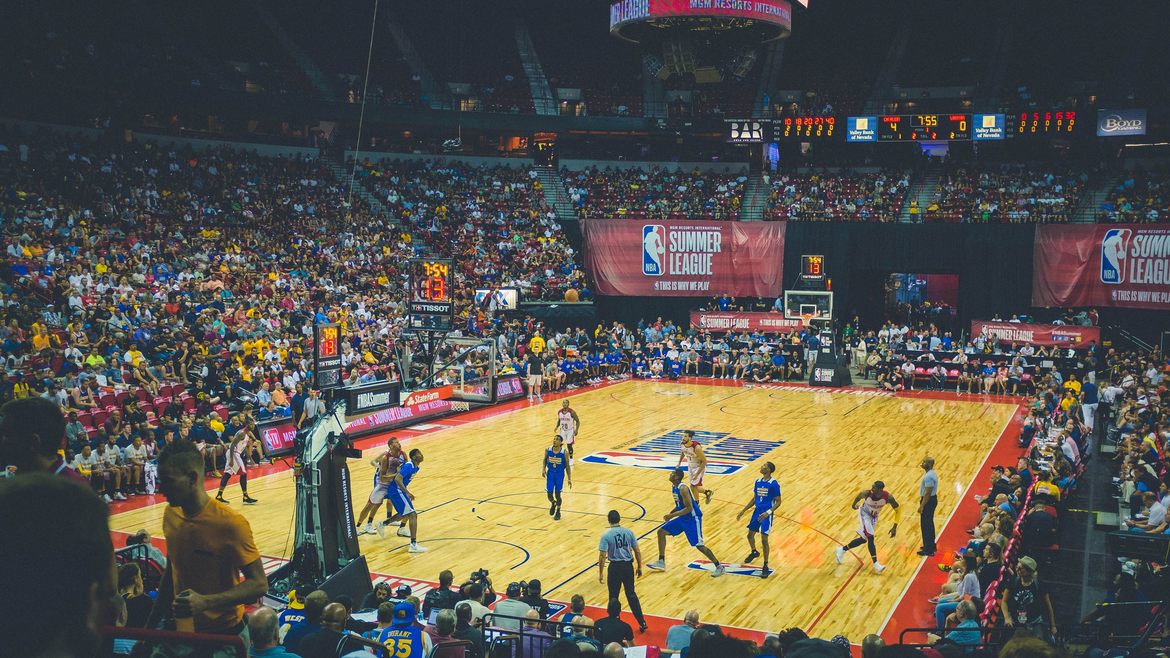 最残暴隔扣诞生，nba残暴隔扣